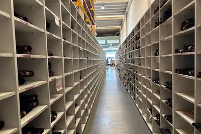 Mensageria e gestão de malotes automatizada e organizada com o PB One Tracking e equipe da Pitney Bowes