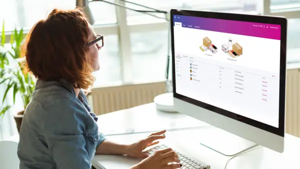 Using Pitney Bowes PitneyShip® shipping software to send and manage parcels and documents across multiple locations through a secure cloud-based platform.