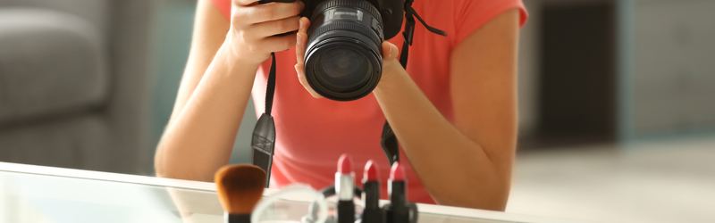 girl with camera